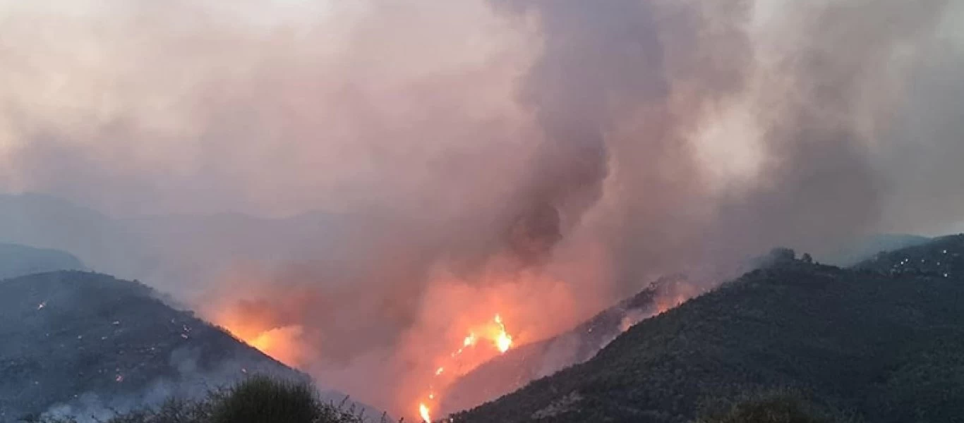 Διακοπή κυκλοφορίας στον αυτοκινητόδρομο Κορίνθου-Τρίπολης-Καλαμάτας λόγω της φωτιάς στην Αρκαδία